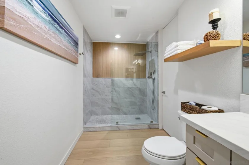 2928 Lawrence photo 30