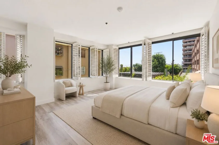 10724 Wilshire Boulevard #211 photo 20