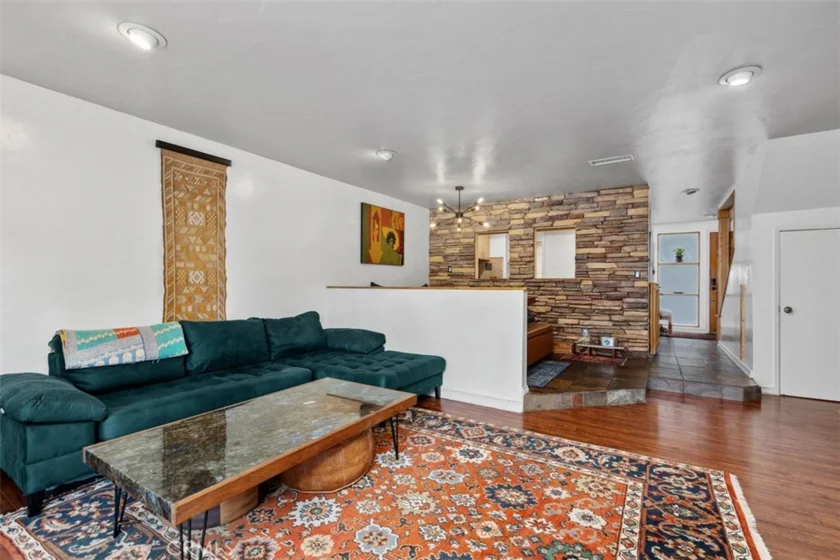 23821 Hillhurst Drive #4 photo 3