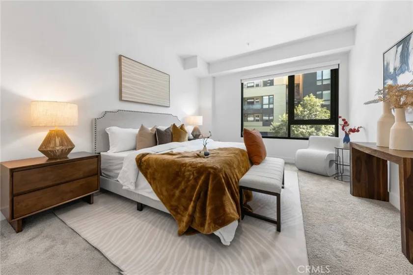 709 E Walnut Street #214 photo 59