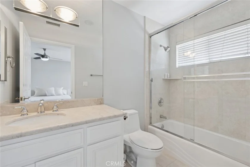 1511 Buena #101 photo 12