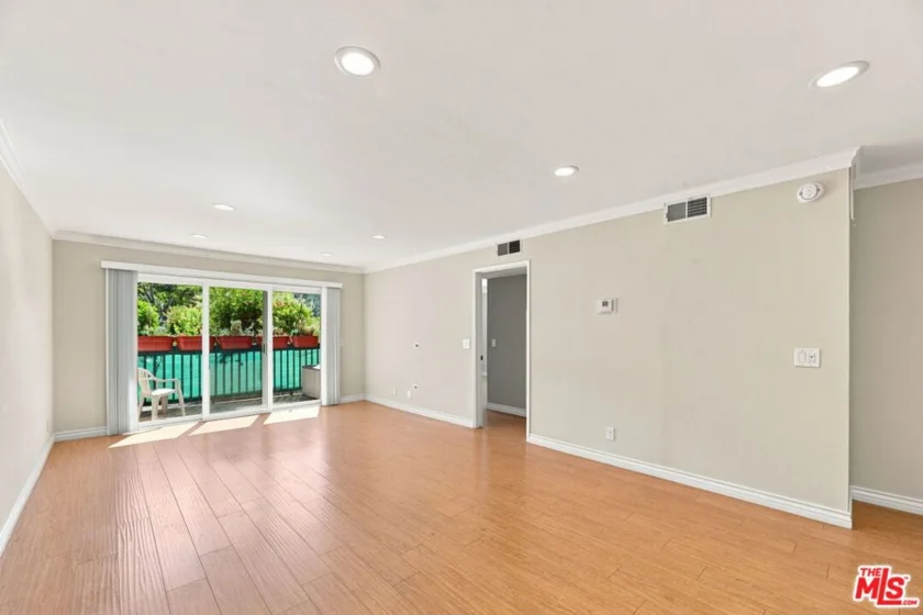 2940 N Verdugo Road #213 photo 7