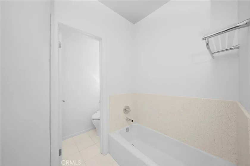521 Montana Avenue #211 photo 17