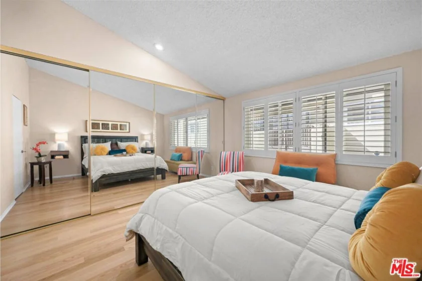 5951 Canterbury Drive #20 photo 10