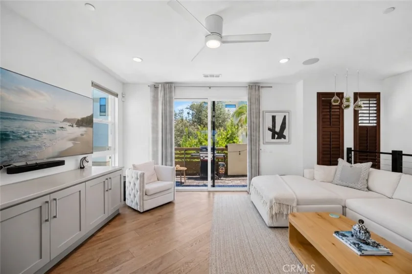 1687 Grand View photo 5