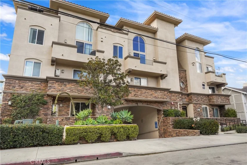 5227 Denny Avenue #306 photo 1
