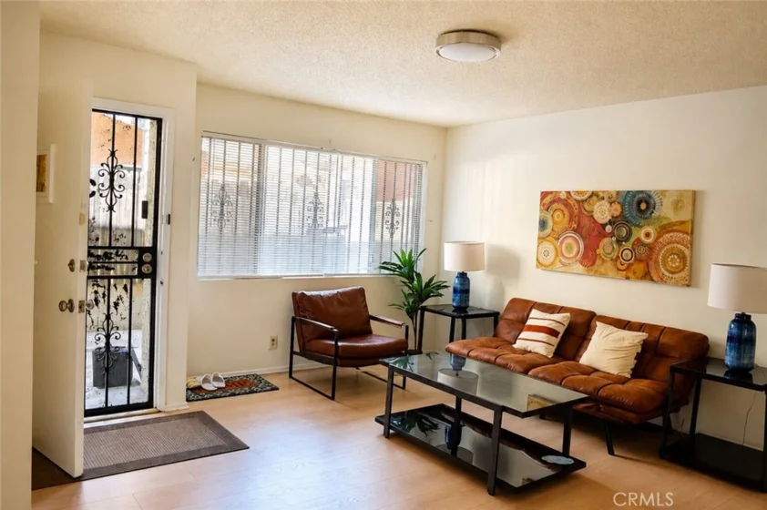 1524 Acacia Street Unit 3 Street photo 2