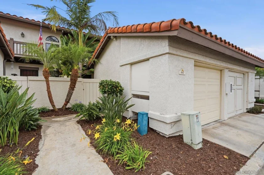 957 Fir Tree Place photo 1
