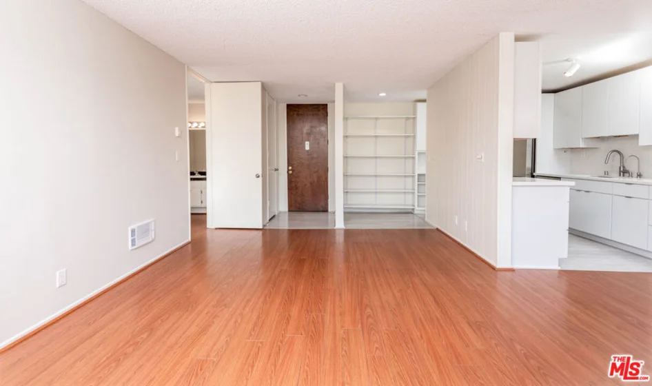 6050 Canterbury Drive #E214 photo 3