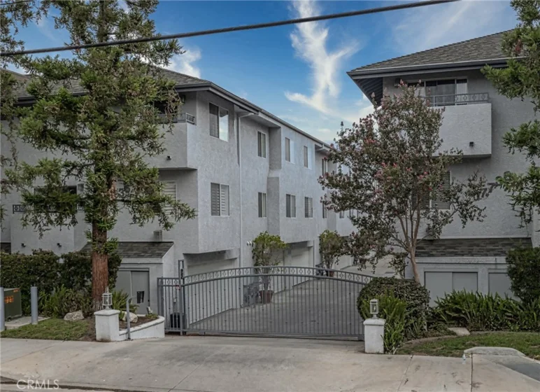 17738 Superior Street #21 photo 1