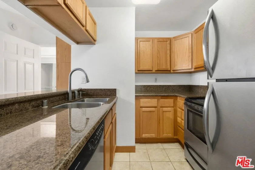 1440 Veteran Avenue #407 photo 5