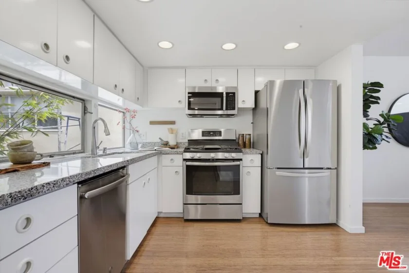 821 Bay Street #C6 photo 3