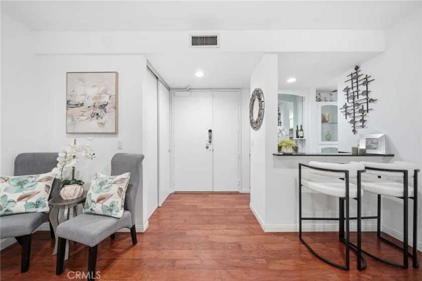 4477 Wilshire photo 35