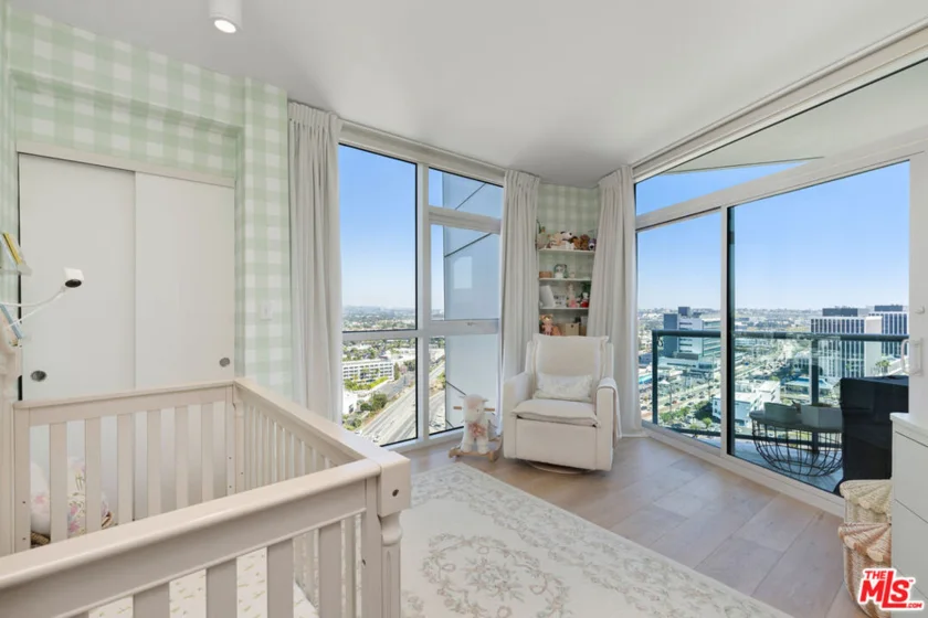 13600 Marina Pointe Drive #1906 photo 17