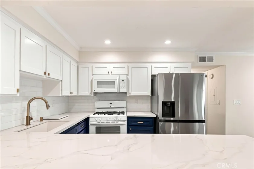 14159 Riverside Drive #103 photo 19