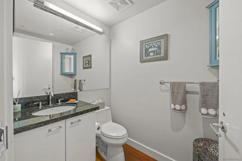 1199 Pacific Hwy #1103 photo 33