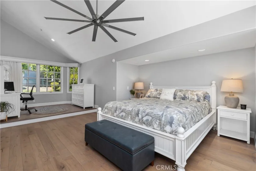 33691 Granada photo 29