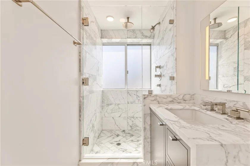 999 N Doheny Drive #310 photo 15