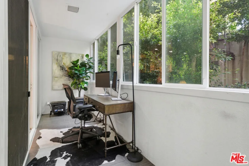 1015 N Kings Road #110 photo 17