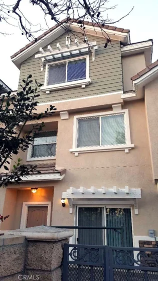 4830 Sapphire Way photo 1