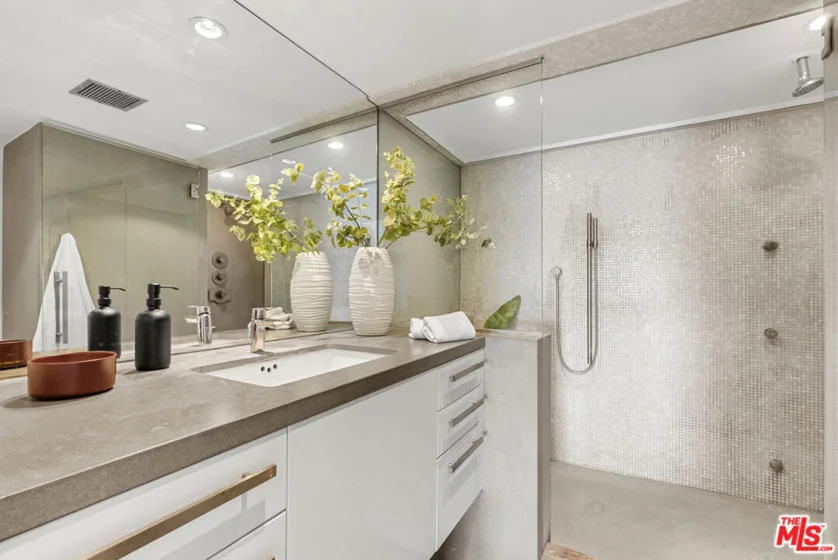 838 N Doheny Drive #1001 photo 20