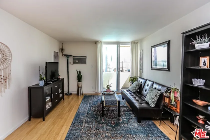320 S Gramercy Place #206 photo 1