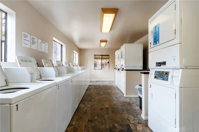 1114 W Blaine #204 photo 27
