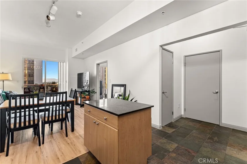488 E Ocean #809 photo 5