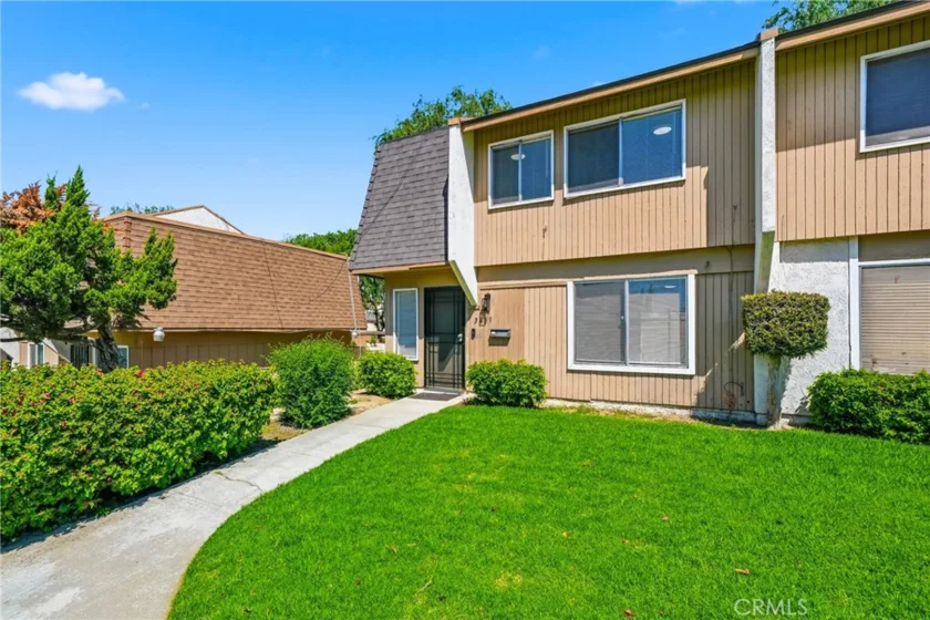 3469 Columbia photo 1