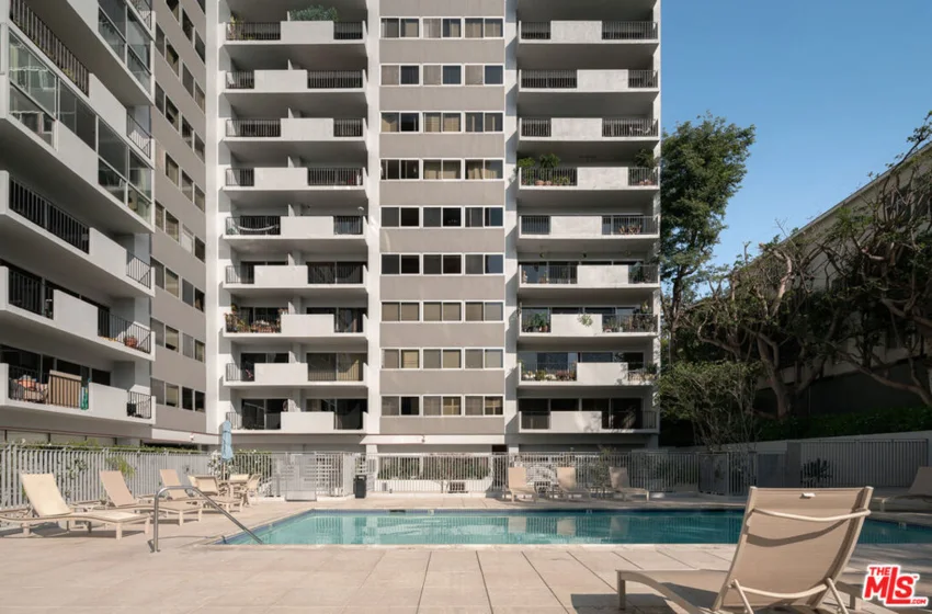 10450 Wilshire Boulevard #12C photo 25