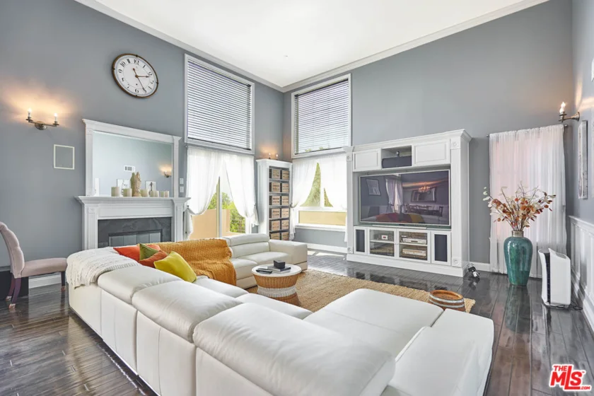 4925 Wilshire Boulevard #ph301 photo 1