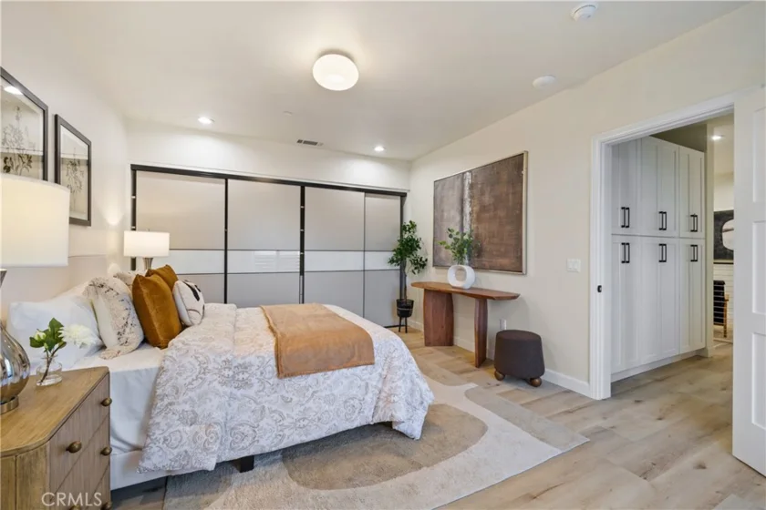 1649 N Lake Avenue #1 photo 39