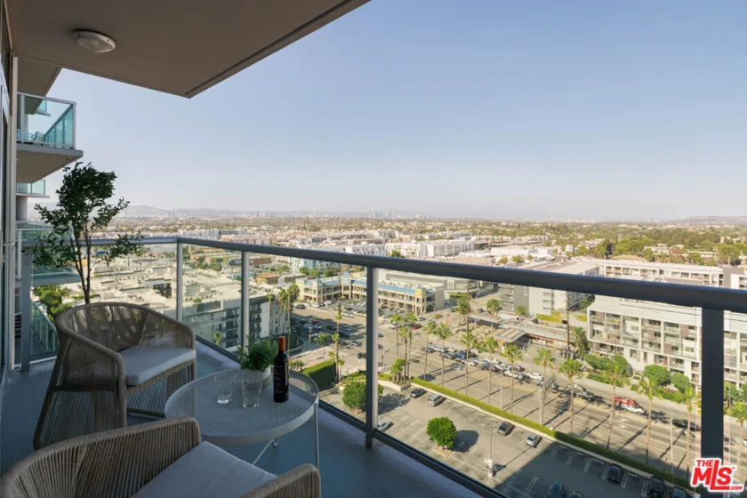 13600 Marina Pointe Drive #1605 photo 19