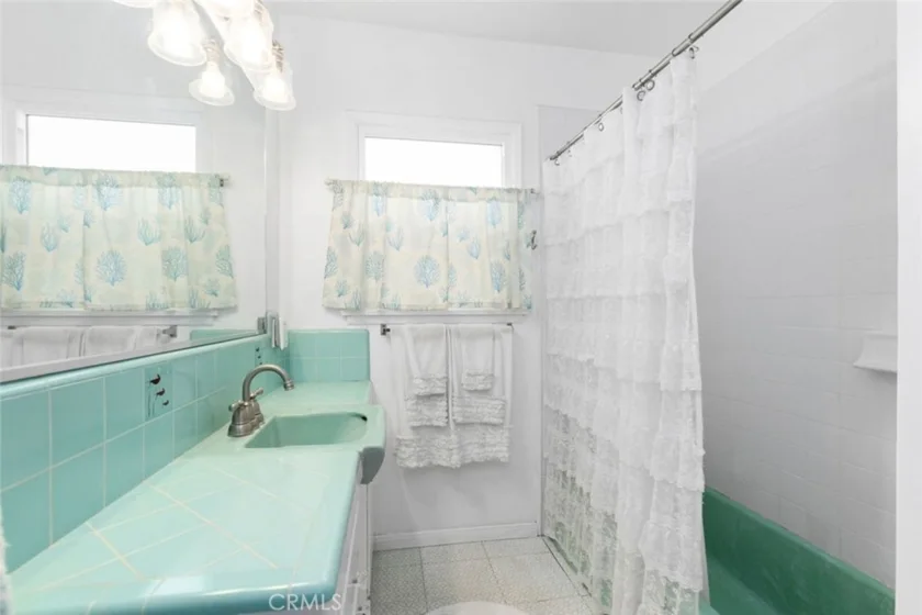 1825 E 3rd Street #4 photo 6