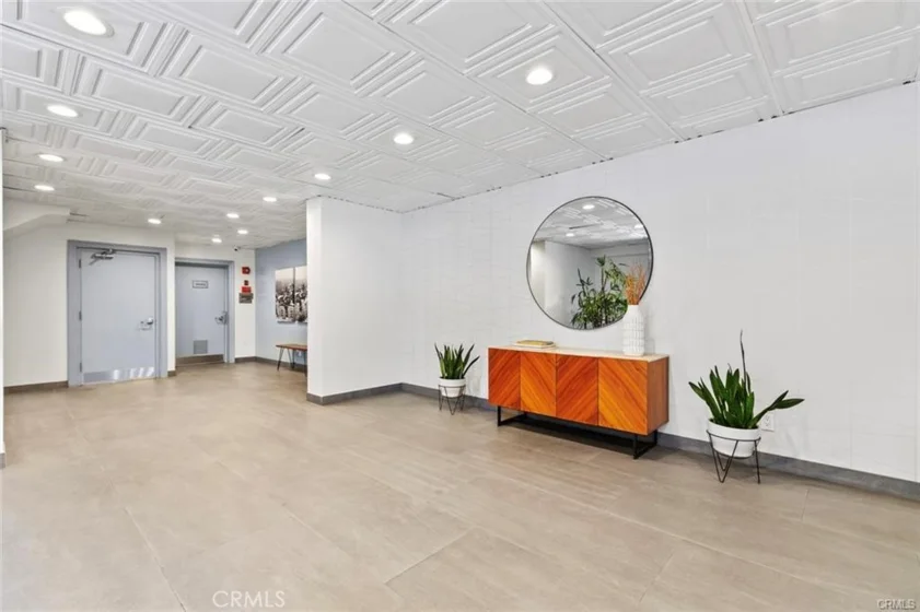 960 Larrabee #120 photo 13