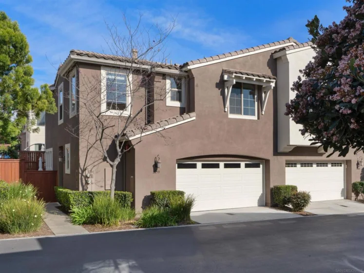 2259 Flatiron Way photo 1