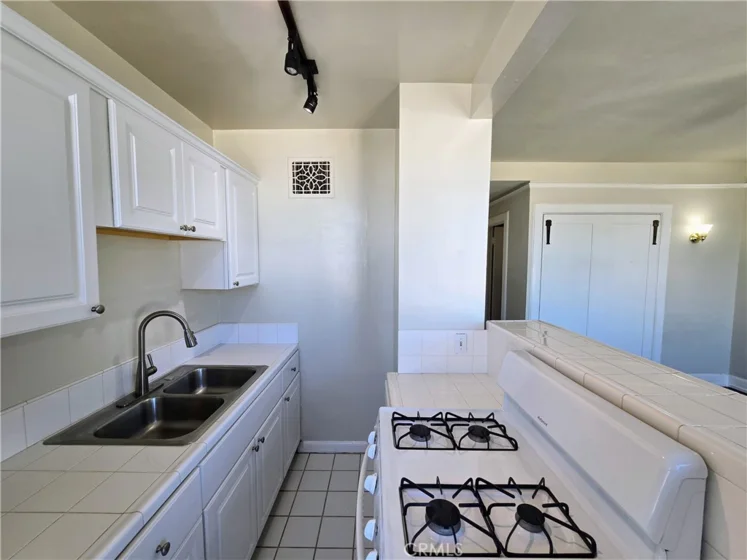 455 E Ocean Boulevard #915 photo 22