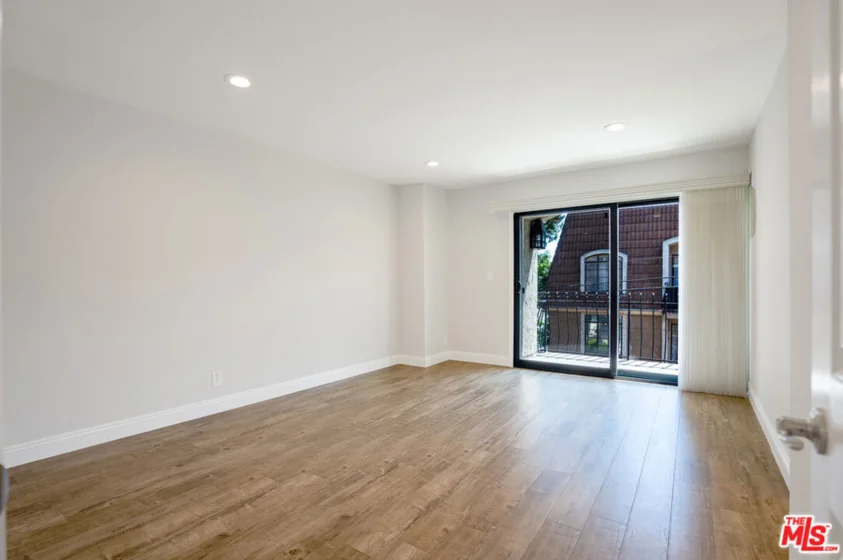 4368 W 8th Street #17 photo 21