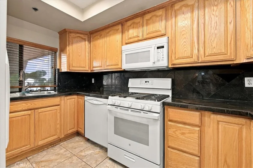 1310 E Orange Grove #102 photo 11