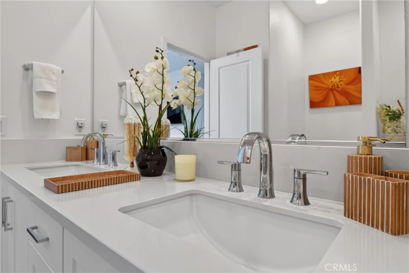 1100 N Anaheim Boulevard photo 22