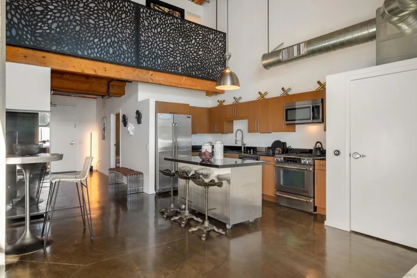 530 S Hewitt Street #131 photo 20