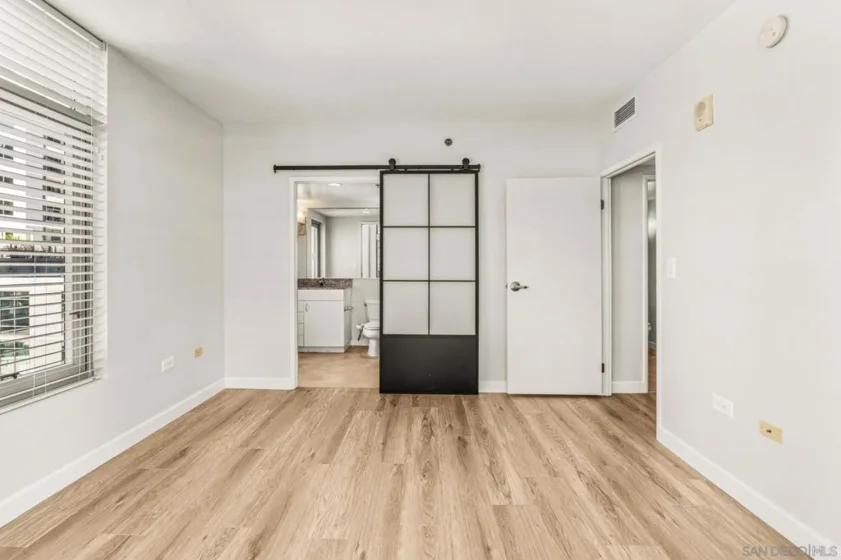 425 W Beech Street #805 photo 6
