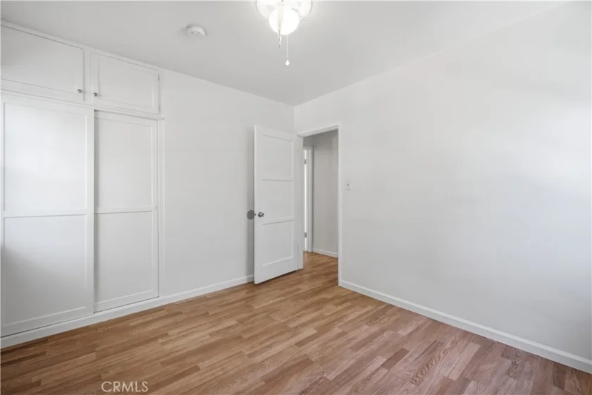511 E Maple photo 20