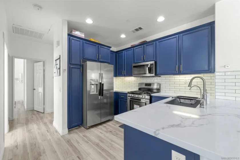 1800 E Lakeshore 1212 photo 33