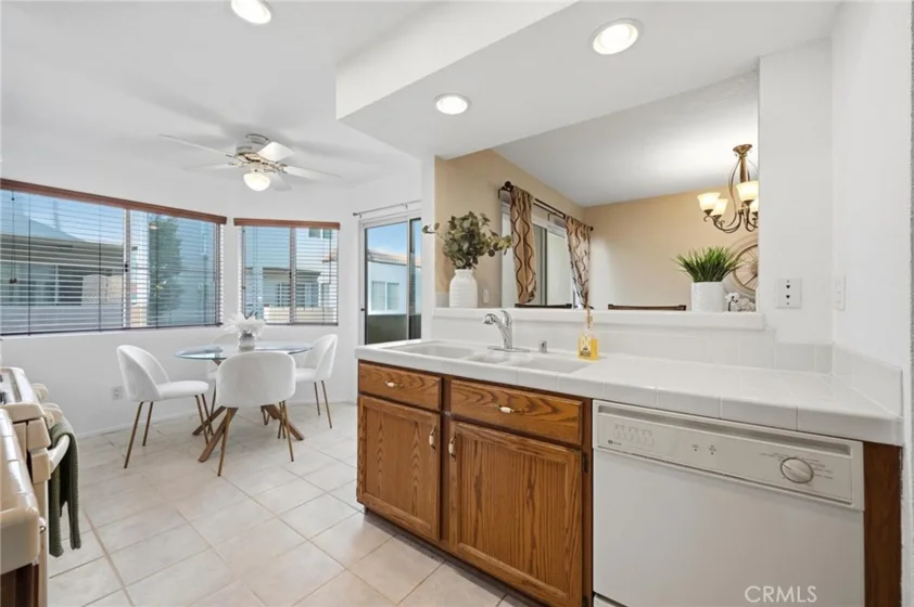 5455 Sylmar #1402 photo 5