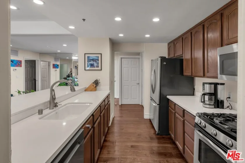 1722 Malcolm Avenue #304 photo 10