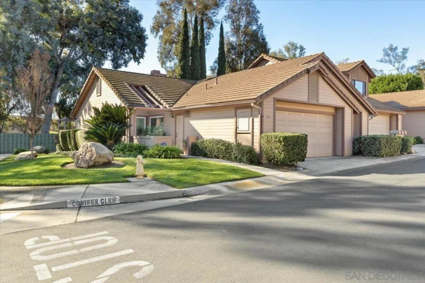 315 Conifer photo 1
