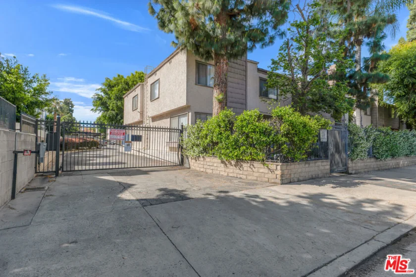 18316 Hatteras Street #21 photo 17