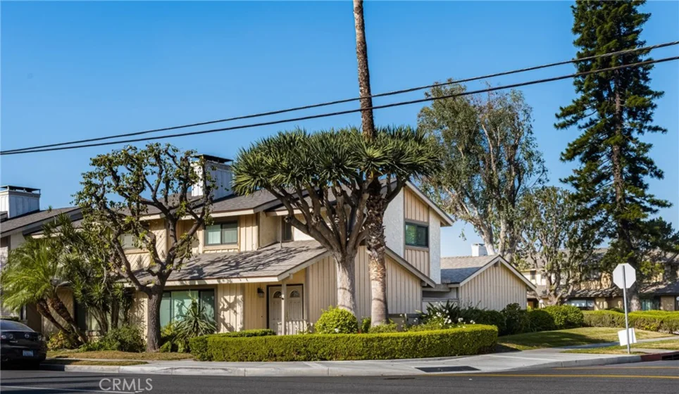 13751 Browning Avenue #1 photo 1