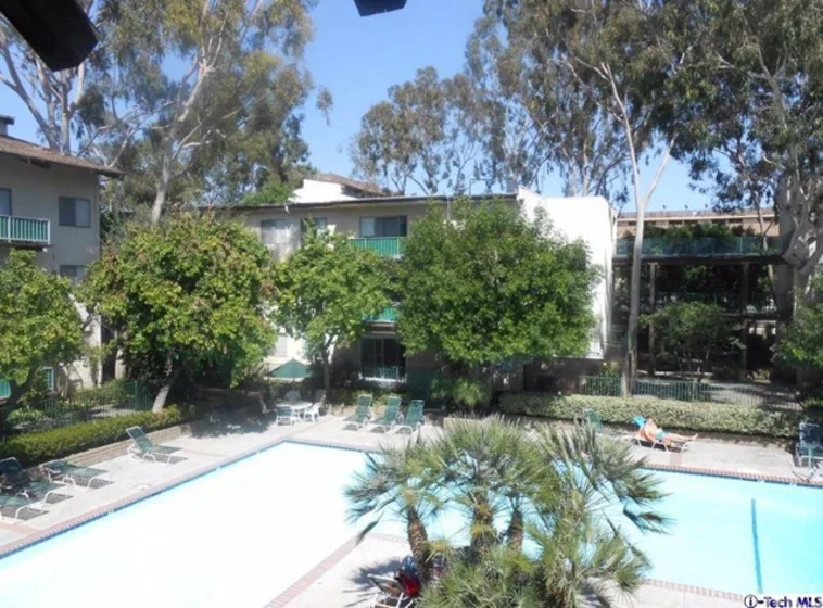 5460 White Oak Avenue #J301 photo 1